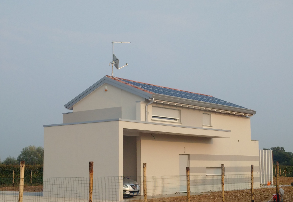 Fotovoltaico ad alta efficienza | abitazione privata in legno | Montebelluna (TV)