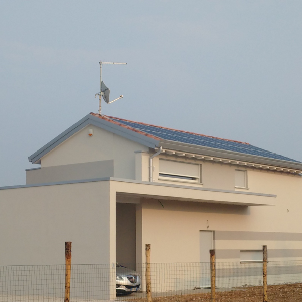 Fotovoltaico ad alta efficienza | abitazione privata in legno | Montebelluna (TV)